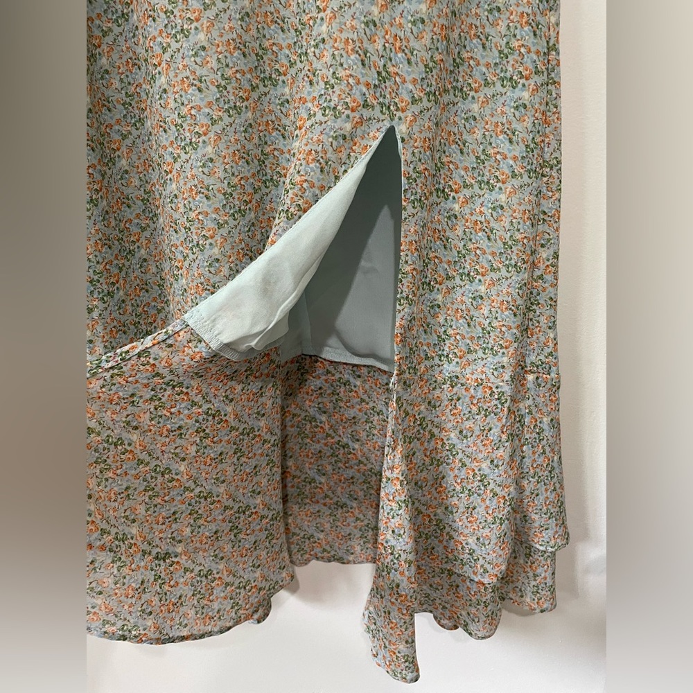 Petal + Pup Floral Midi Dress - Picture 8 of 11